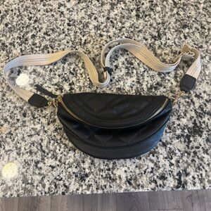 Universal Thread Black and Cream Crossbody Bag